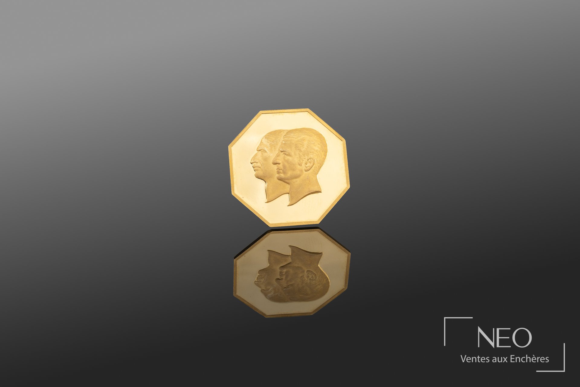 Royaume d Iran Mohammad Reza Pahlavi, médaille hexagonale du jubilé d or de la Banque Melli