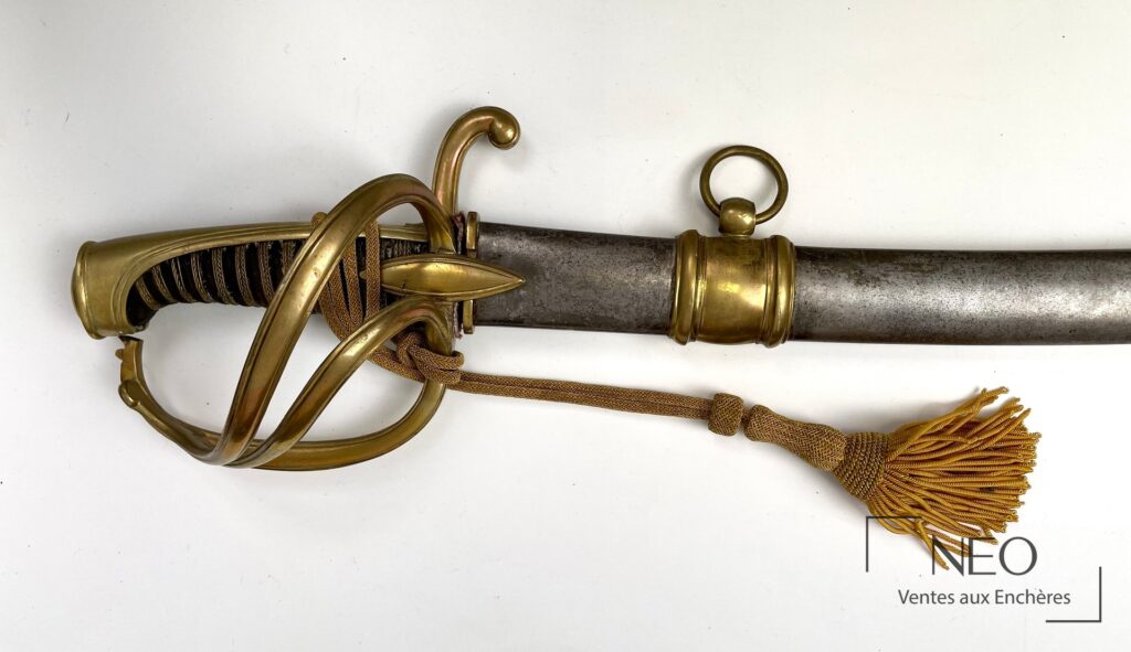 Sabre de cavalerie à la chasseur avec garde en laiton