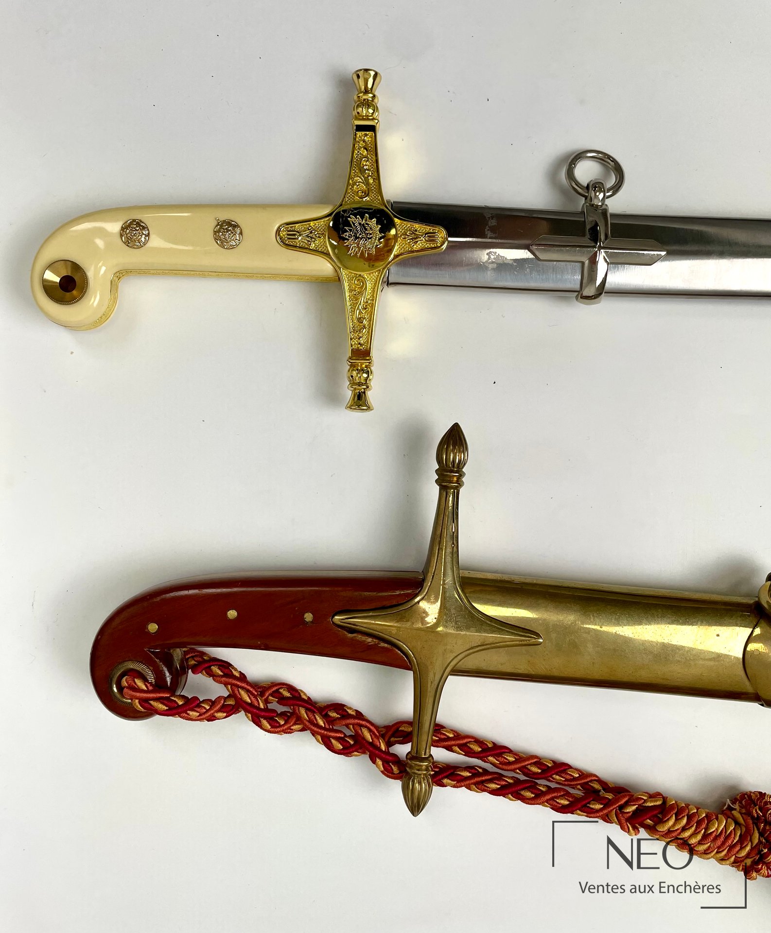 Sabres d’officier de cavalerie à l’orientale, reproduction moderne