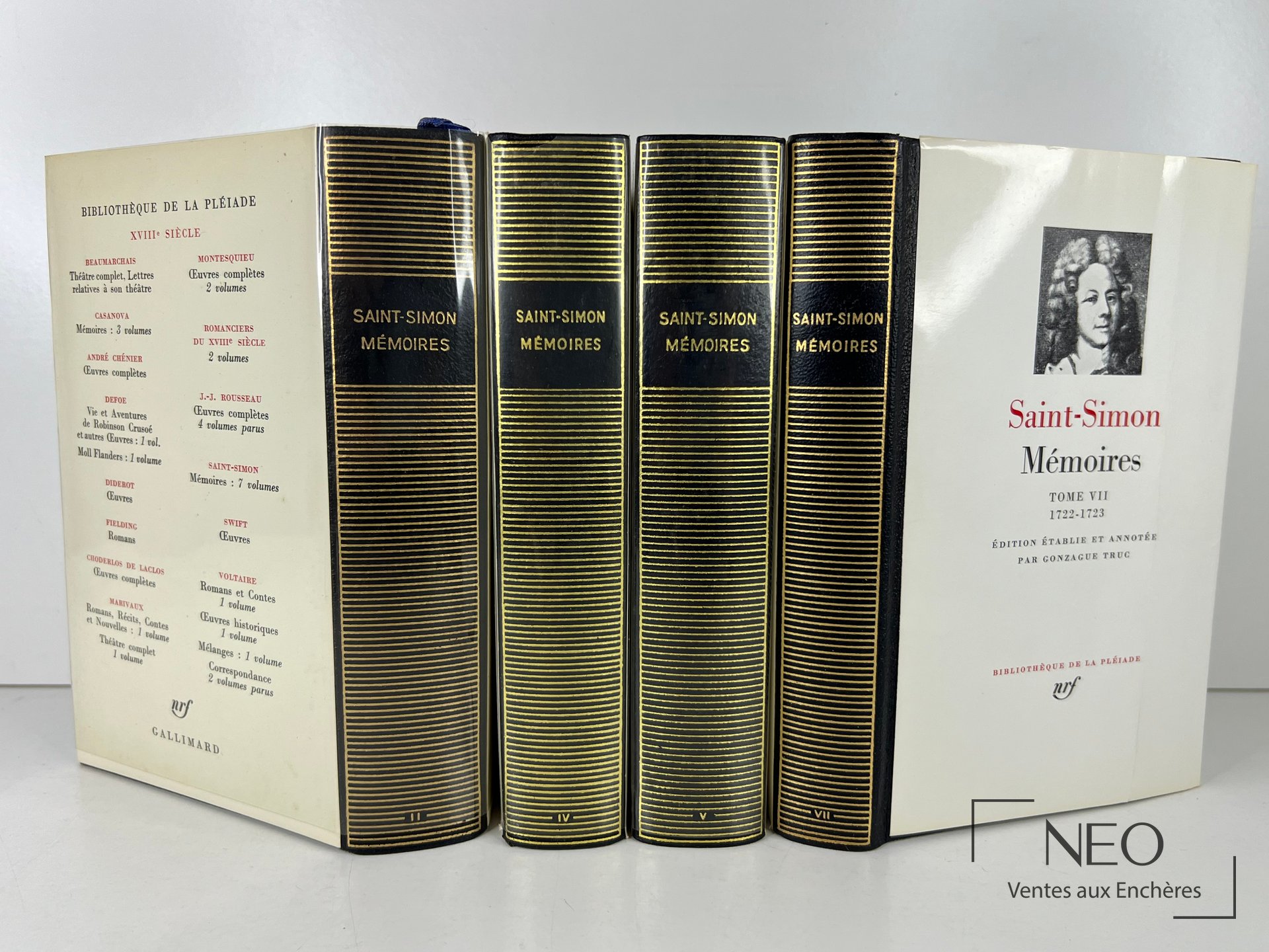 Quatre volumes Saint-Simon Mémoires en reliure éditeur