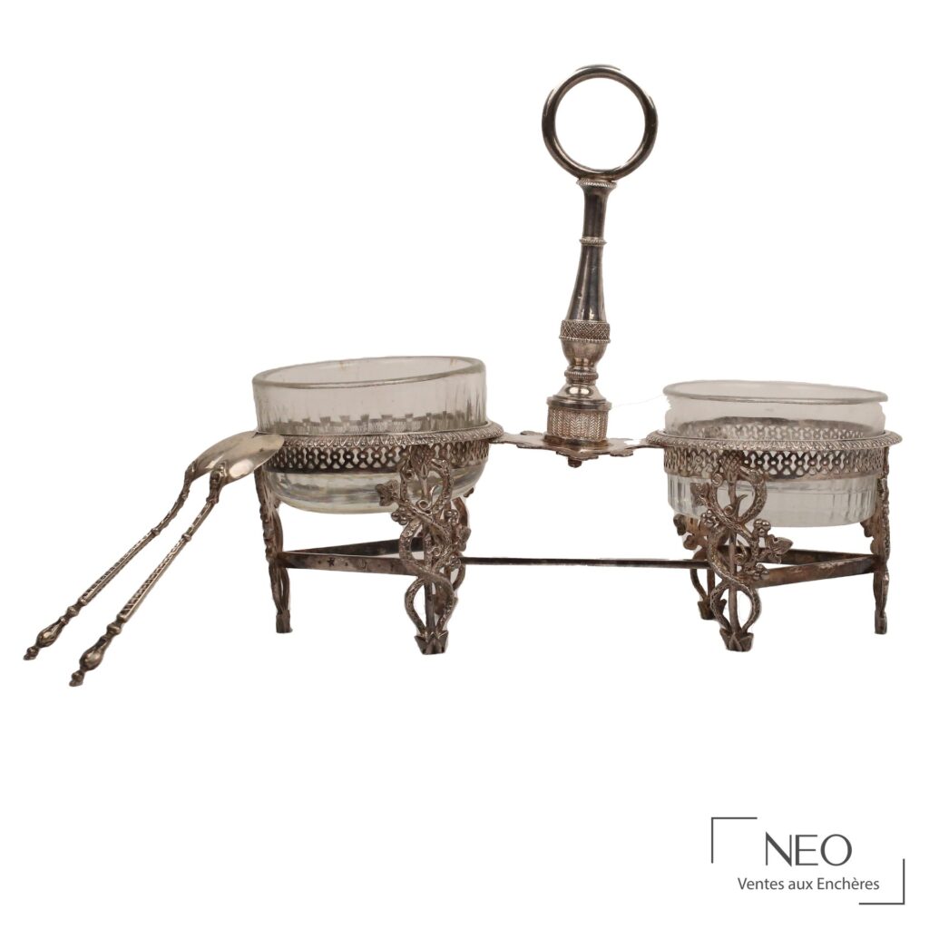 Saleron double en argent avec deux coupes en verre et cuillères assorties