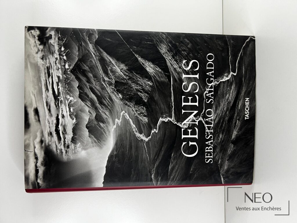 Couverture illustrée du livre Genesis de Sebastiao Salgado