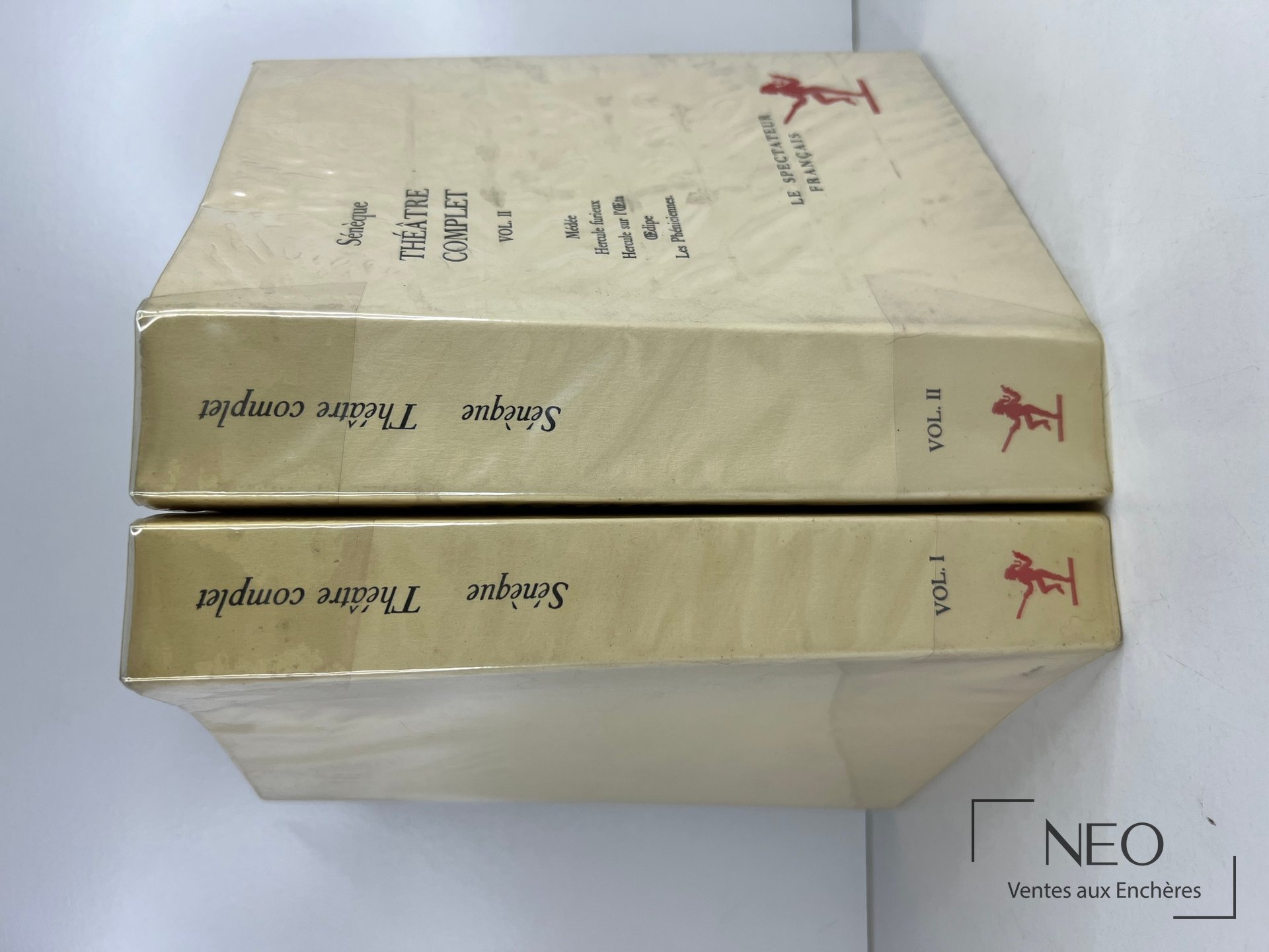 Deux volumes Sénéque Théâtre complet
