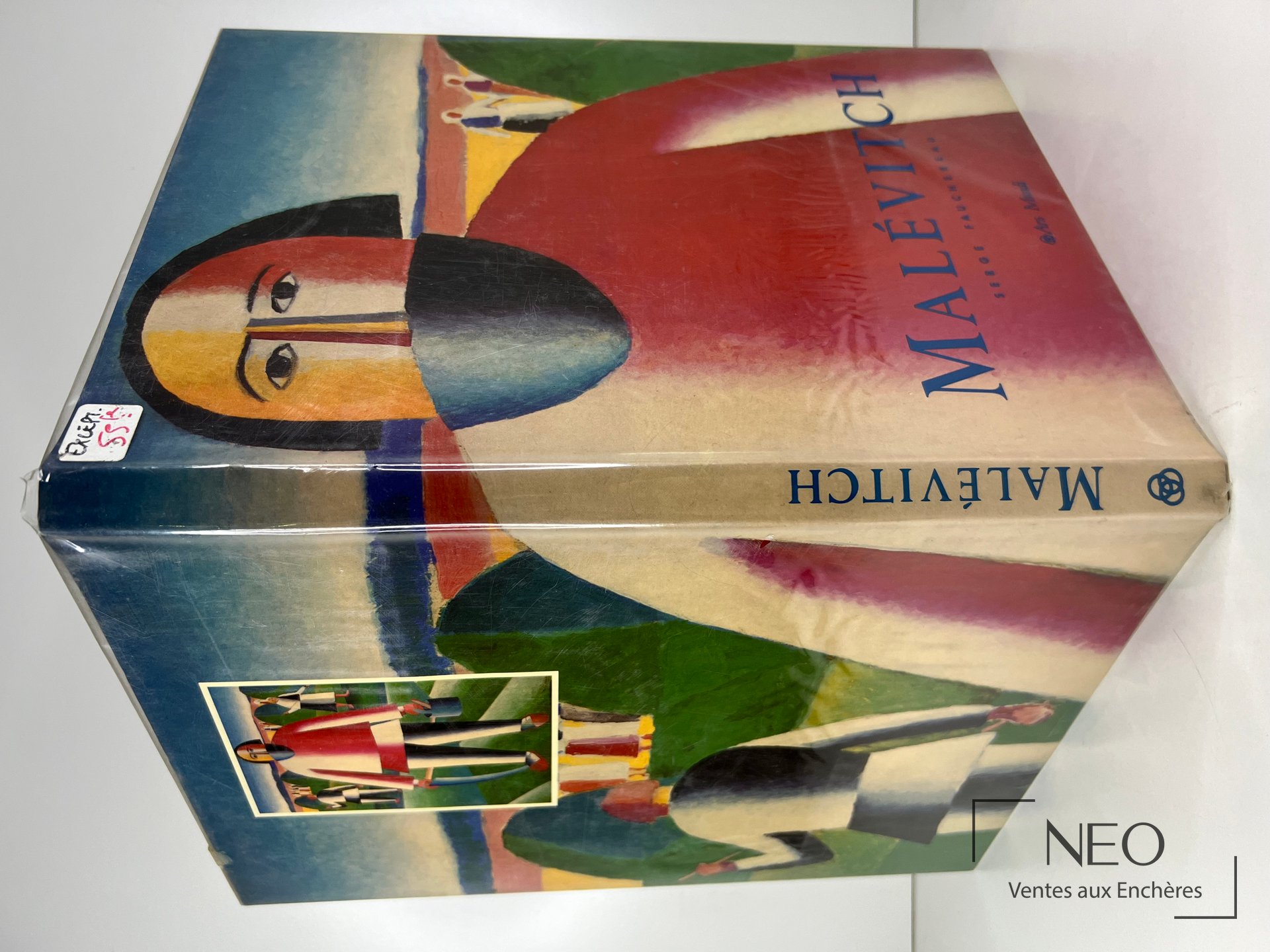 Couverture illustrée du livre Malévitch de Serge Faucherau sous film plastique.