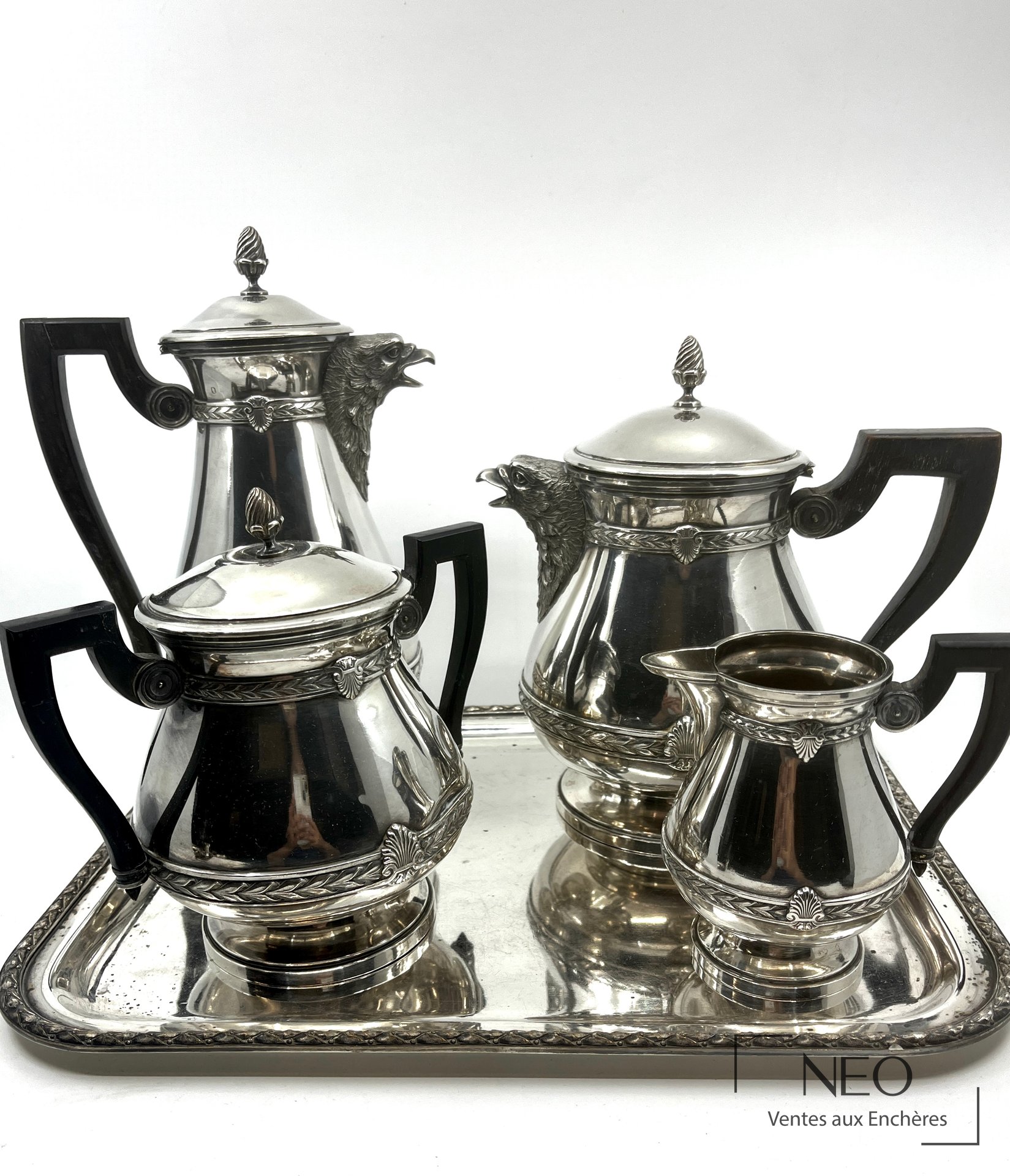 Service à thé et à café en argent avec quatre pièces sur plateau
