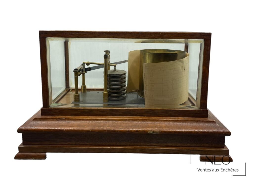 Sismographe en bois et laiton sous cage de verre