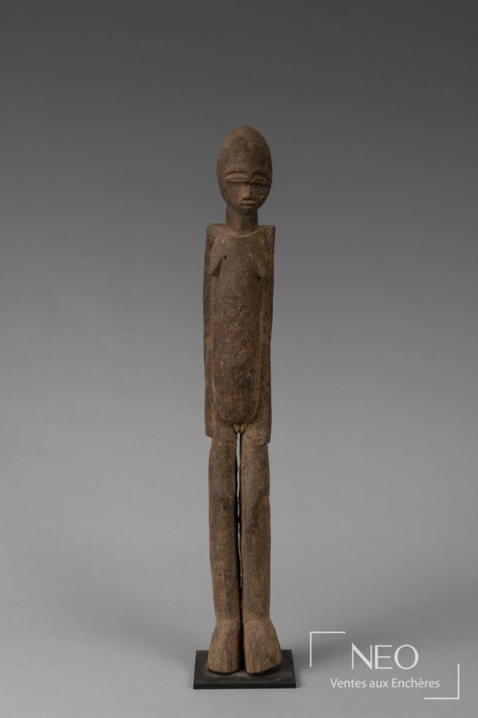Statue Lobi en bois vue de face