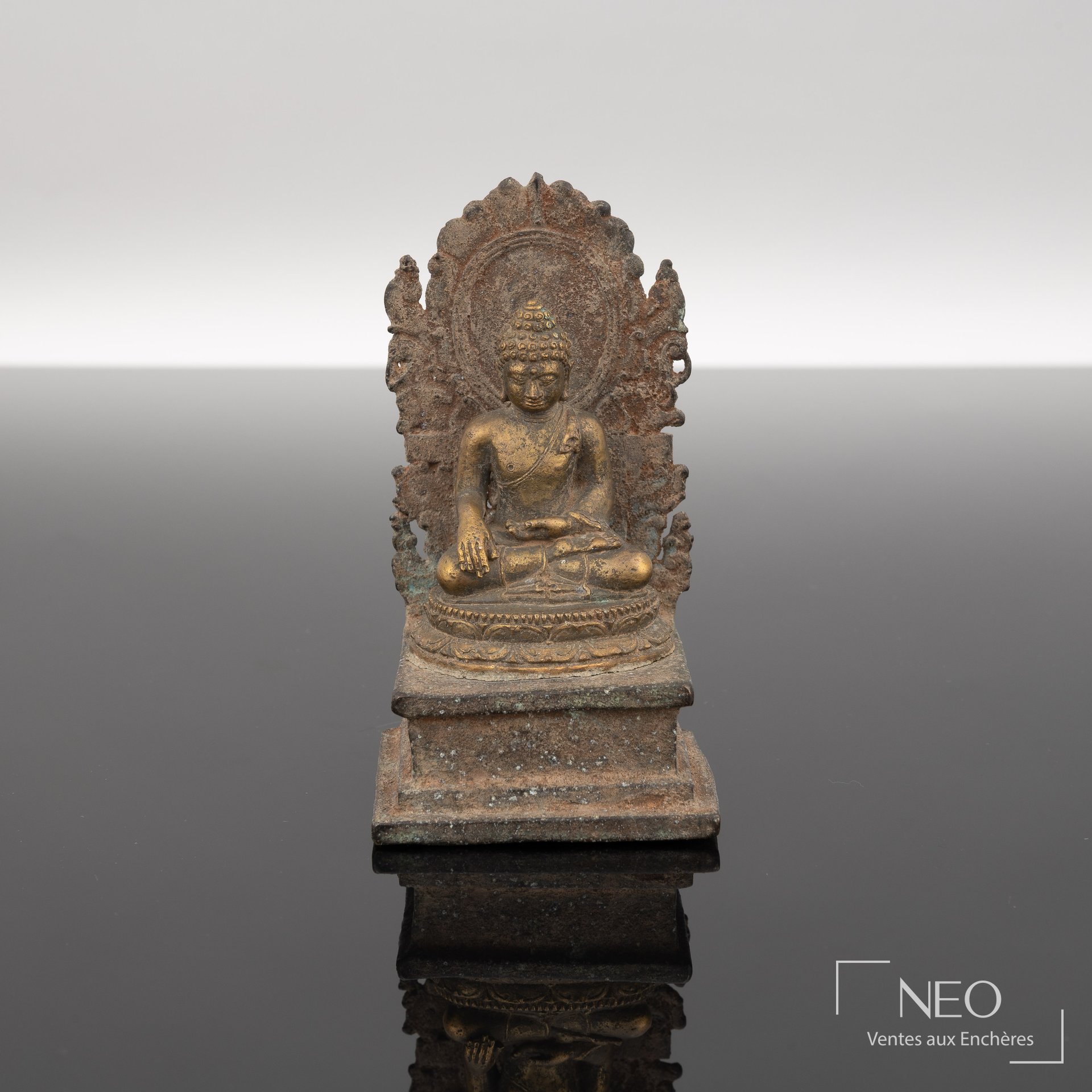 Statuette de Mañjuśrī en bronze doré