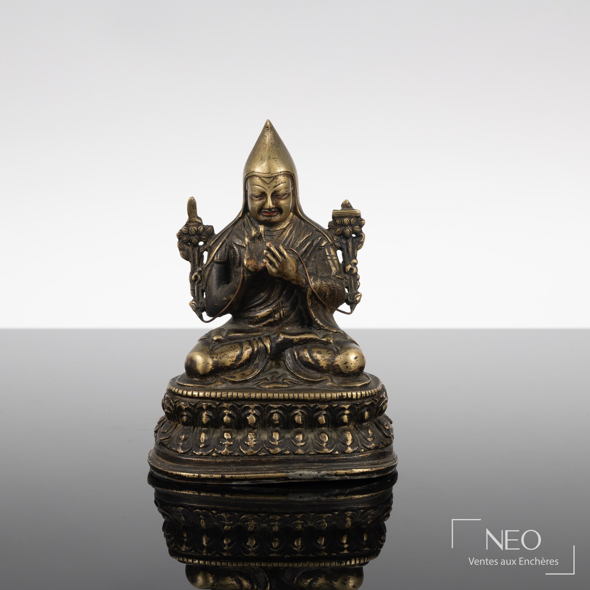 Statuette de Tsongkhapa, Tibet, épreuve en métal à patine dorée