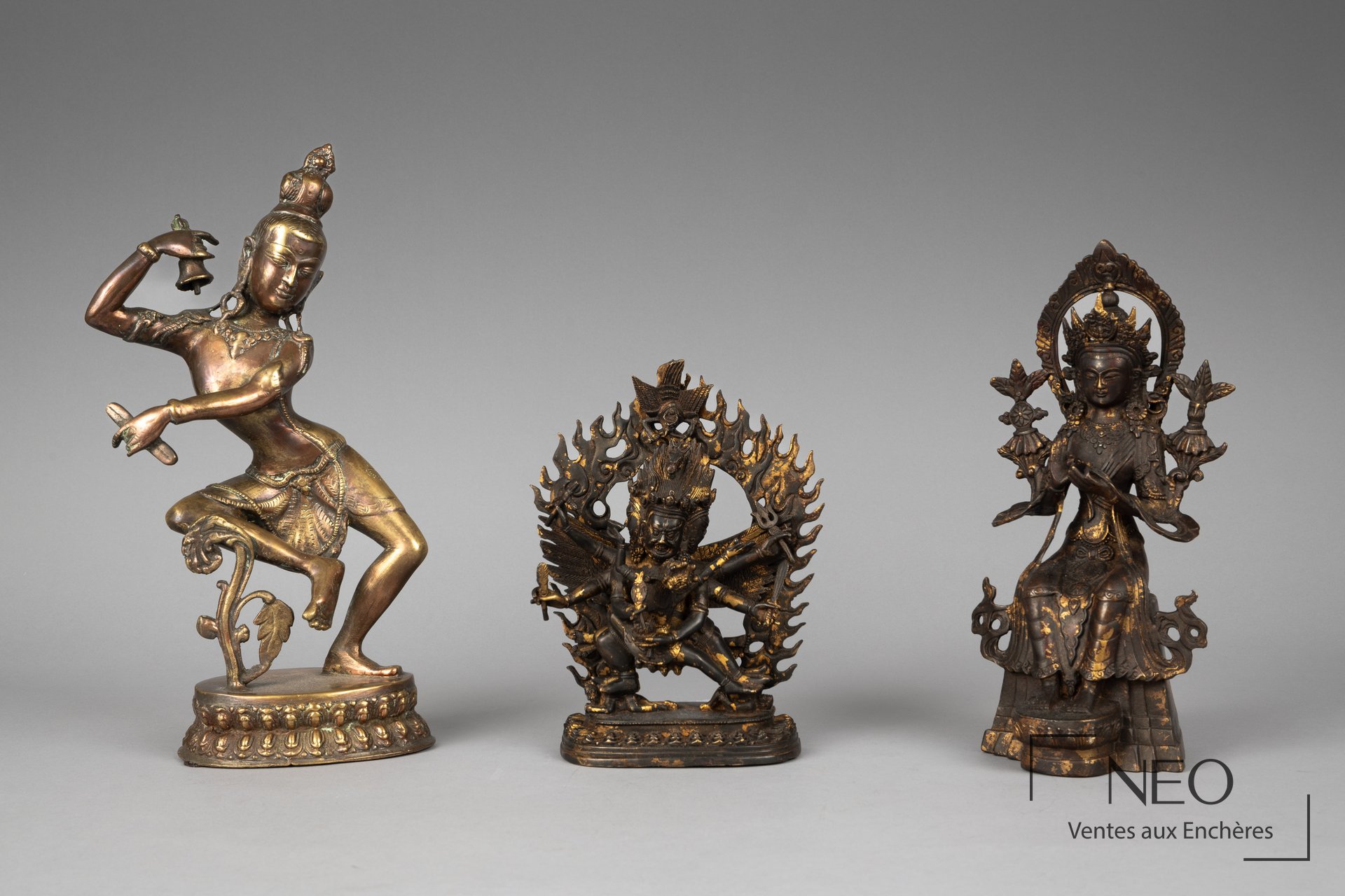 Ensemble de quatre statuettes tibétaines en bronze et alliage de métal