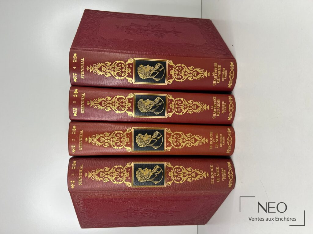 Ensemble de quatre volumes reliés en rouge