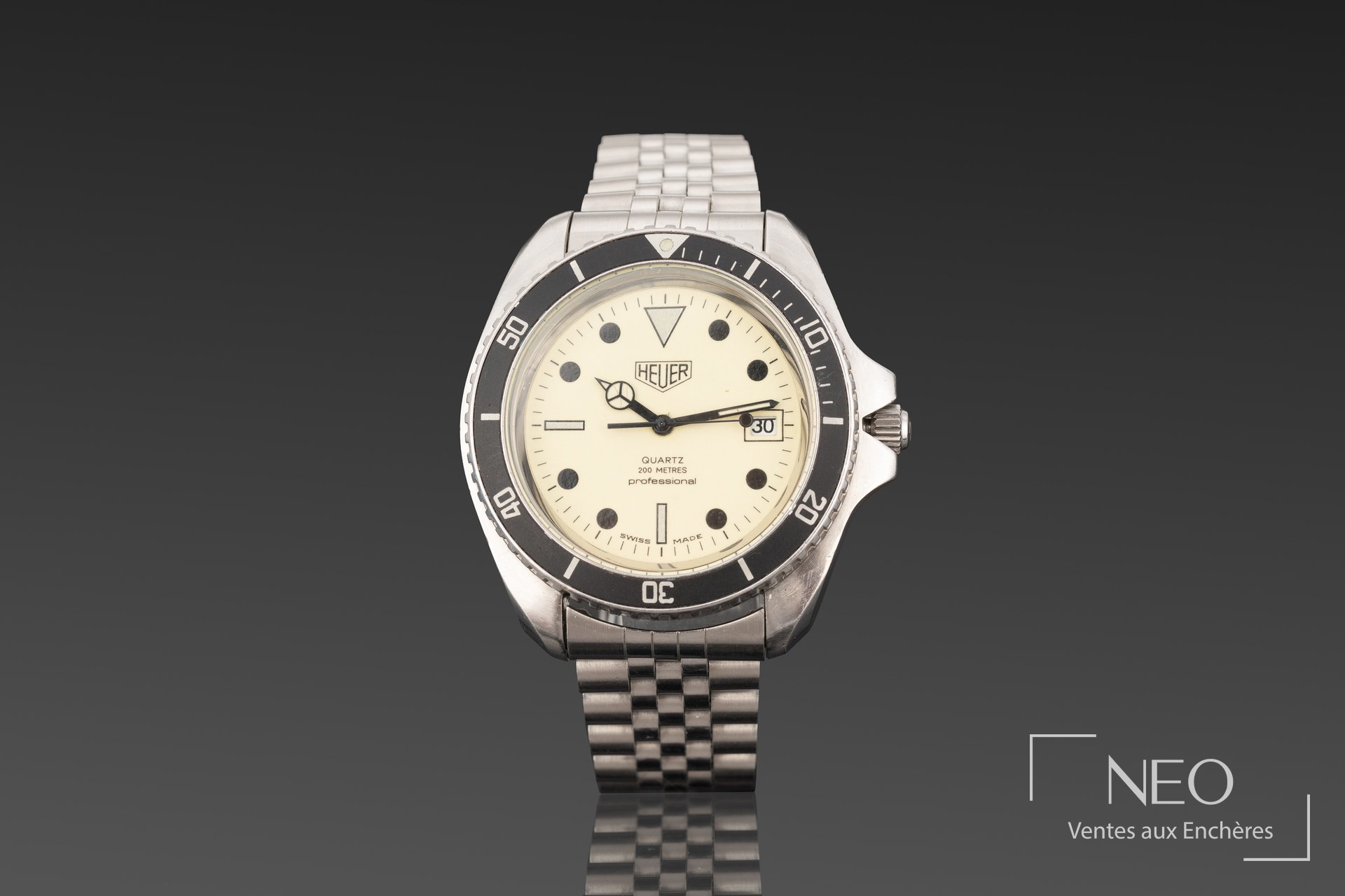 Montre TAG Heuer Professional 20 ATM vue de face
