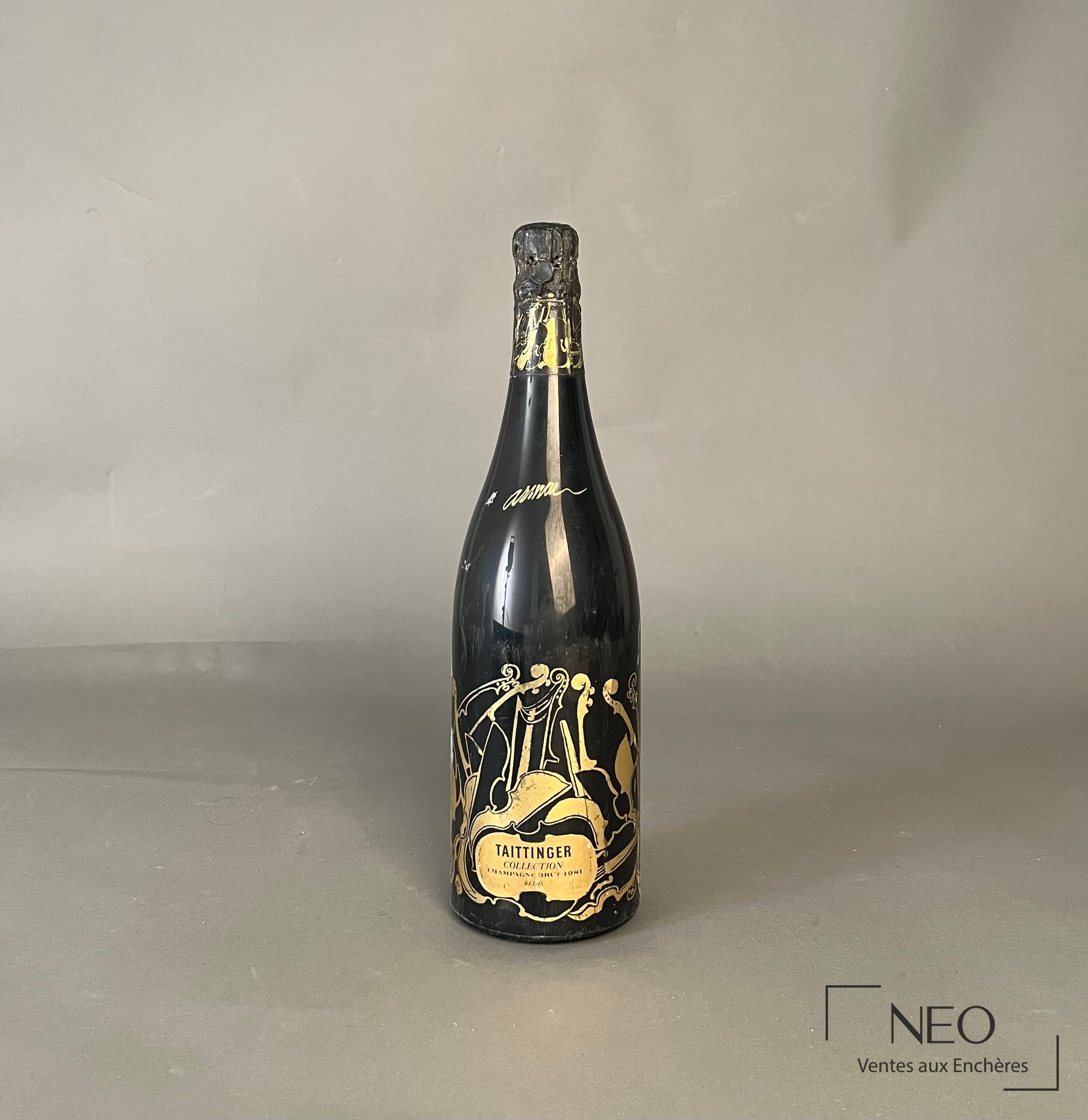 Bouteille de champagne Taittinger Collection Arman 1981 vue de face