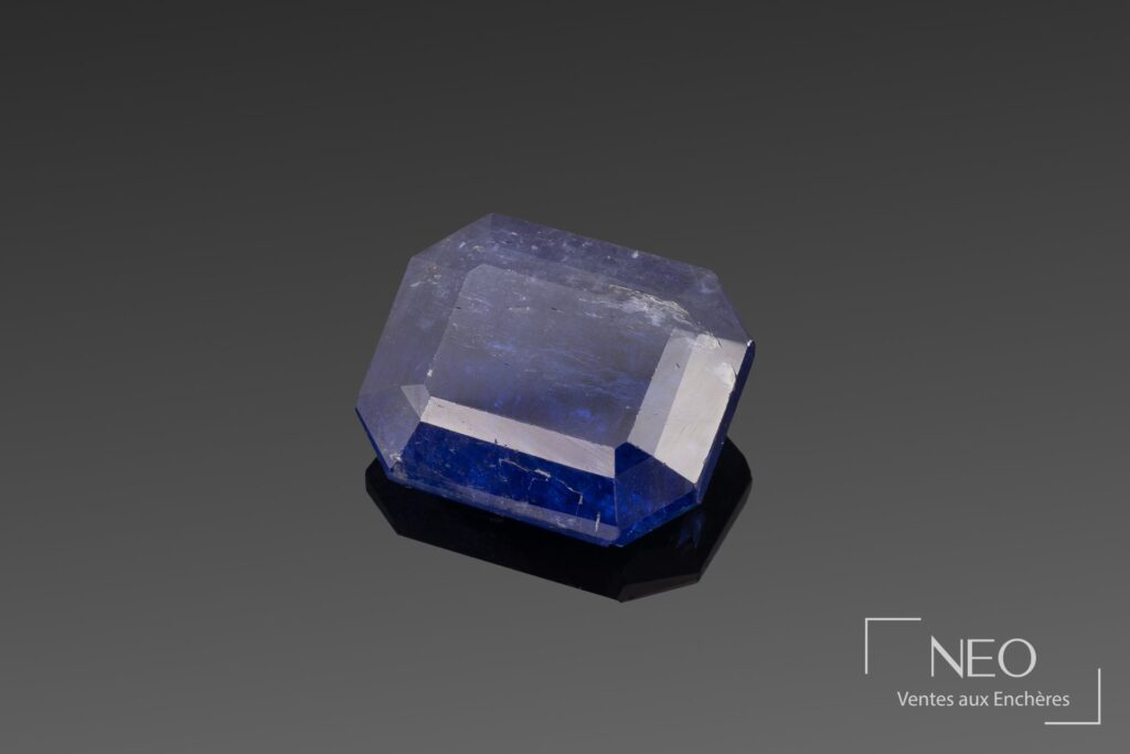 Lot 40 - Tanzanite de taille émeraude