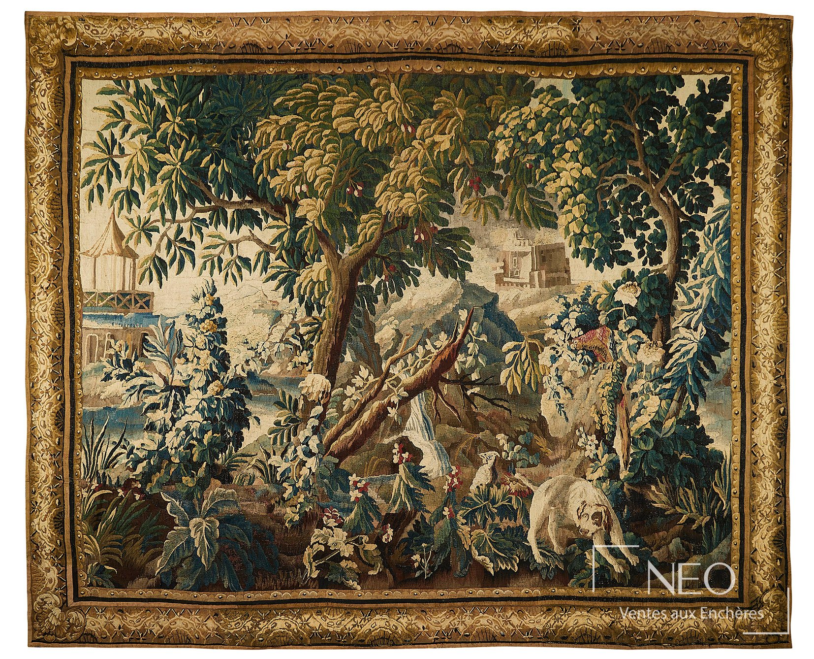 Tapisserie verdure aux arbres et aux animaux