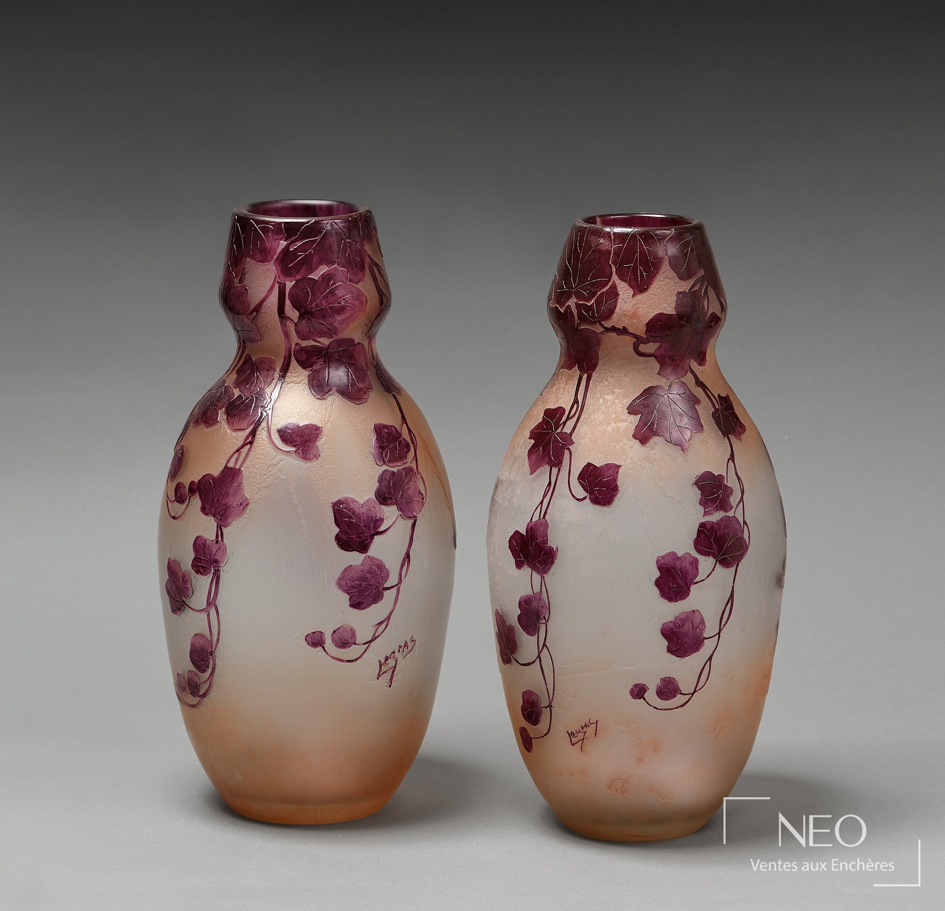 Théodore Legras, paire de vases série Rubis en verre émaillé