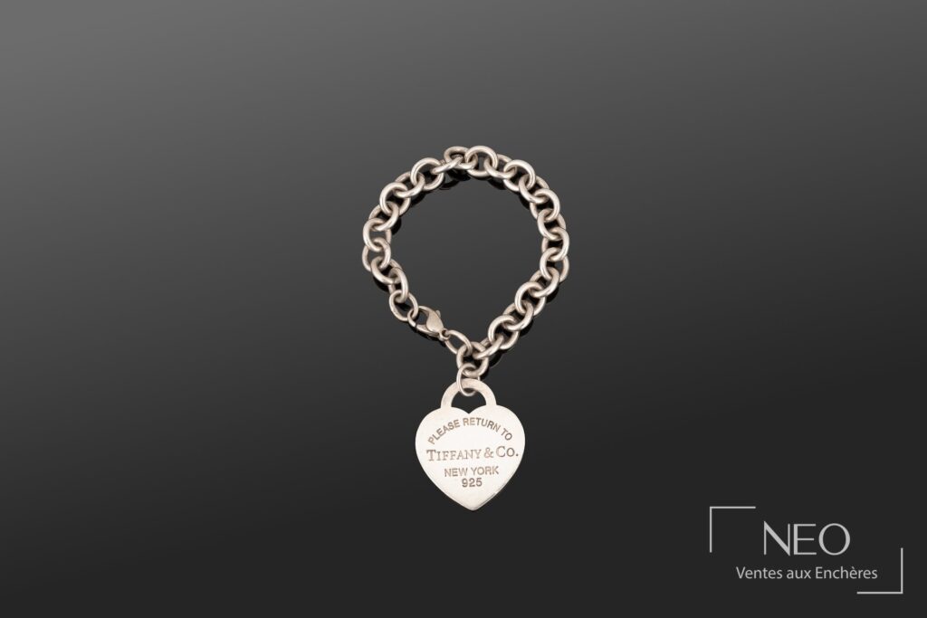 Bracelet Tiffany en argent avec médaillon en forme de coeur gravé