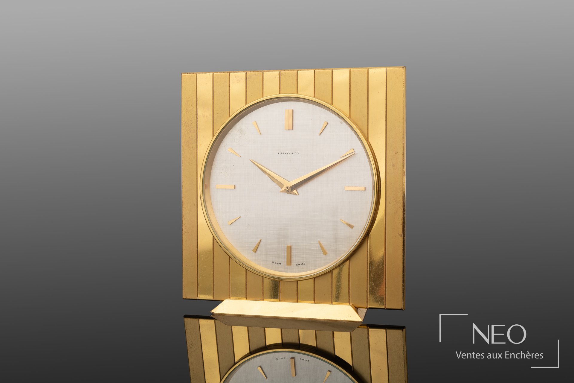 Horloge Tiffany & Co. à poser en métal doré