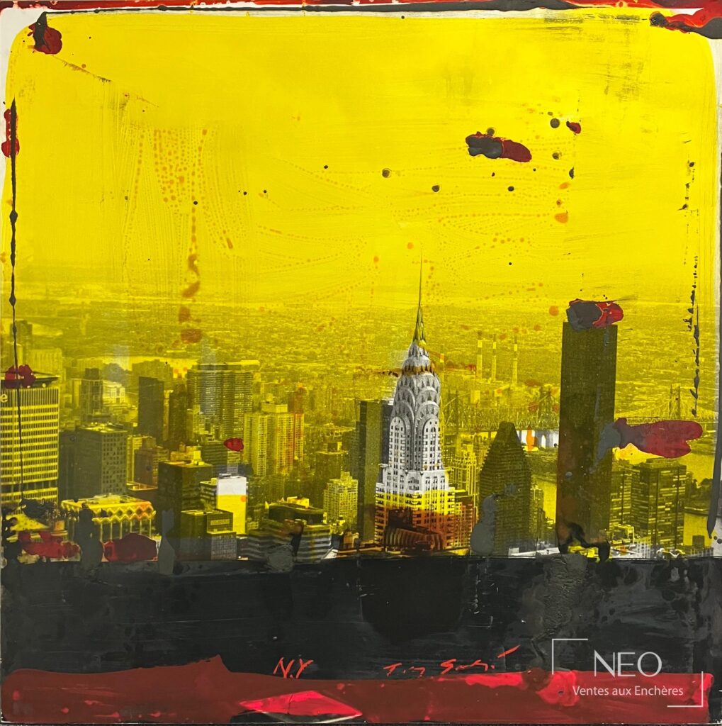 Vue d'ensemble de l'œuvre de Tony Soulié montrant la skyline de New York sur fond jaune