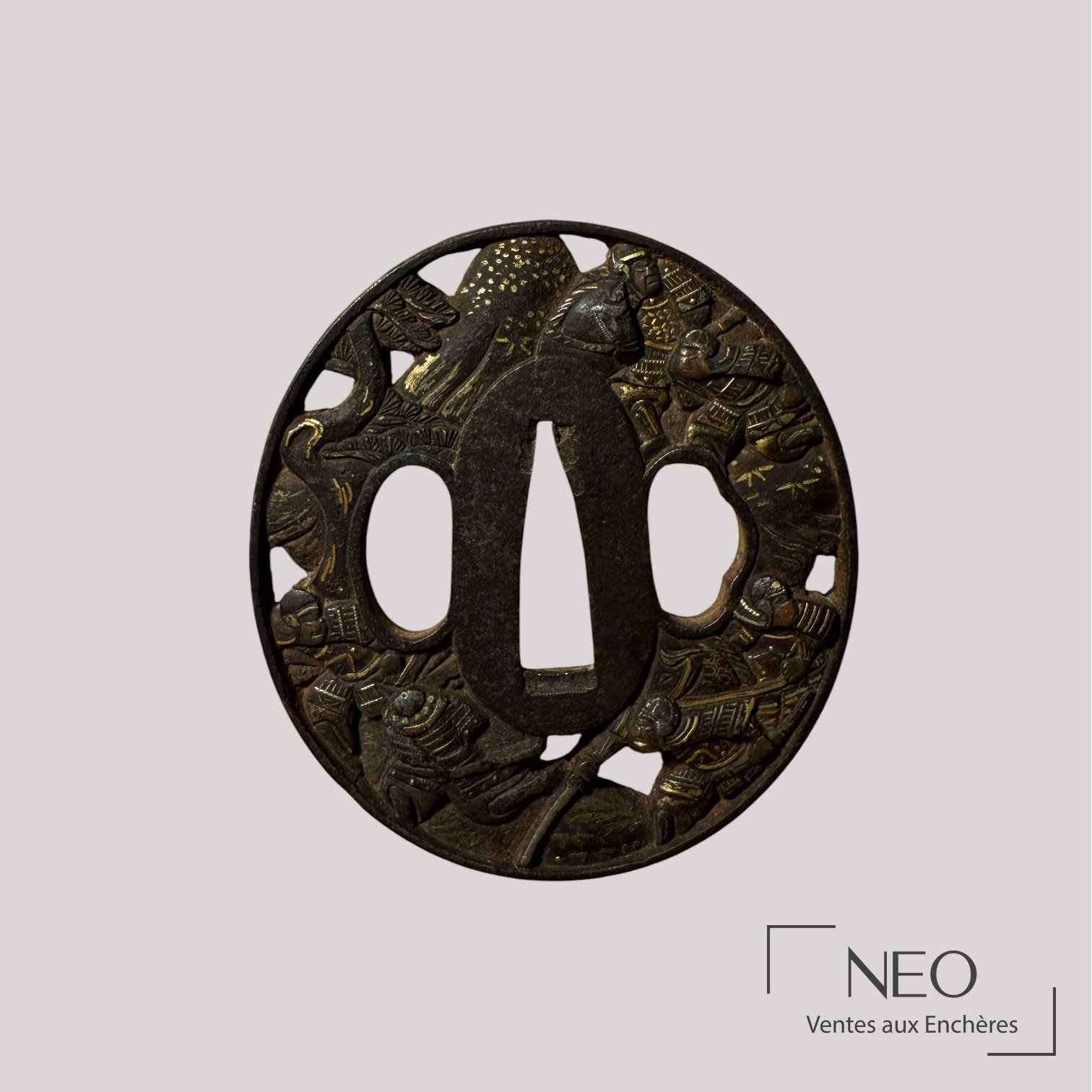 Tsuba japonaise ovale en fer ajouré