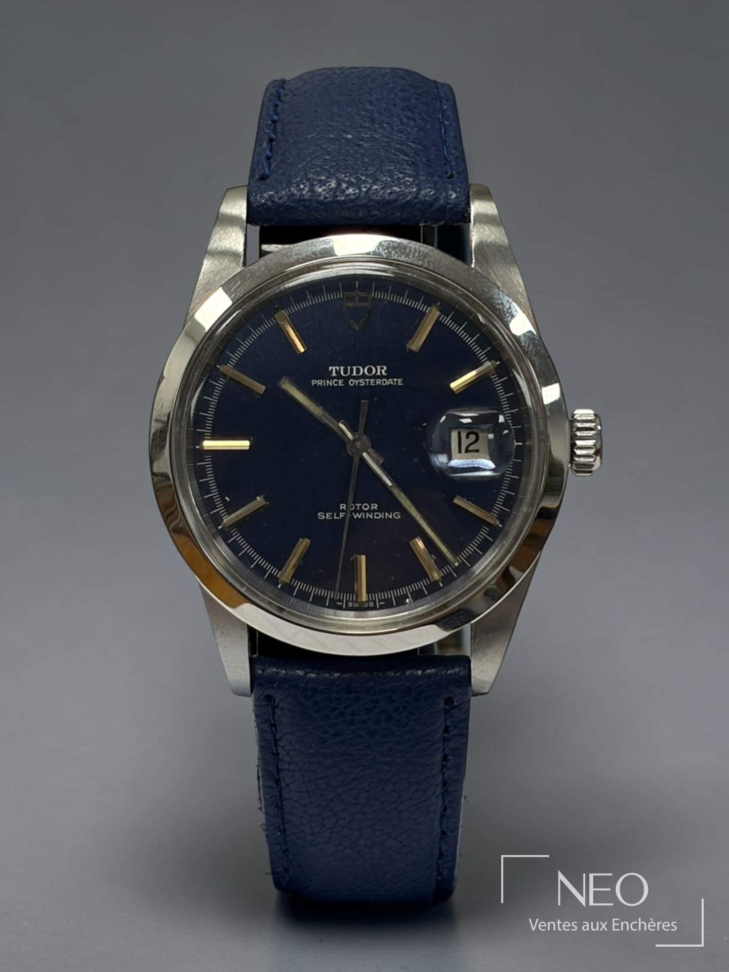 Montre Tudor Prince OysterDate à cadran bleu avec guichet date à 3 h