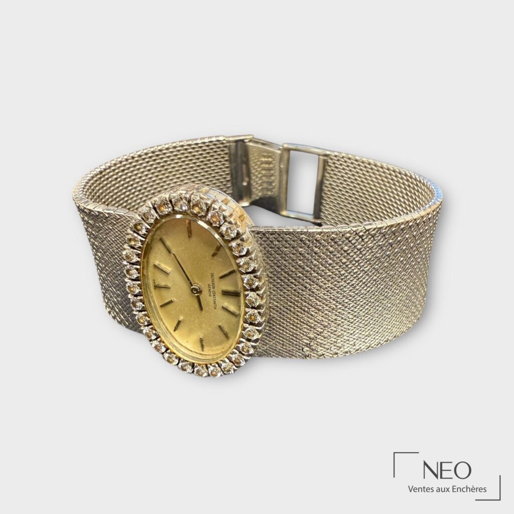 Montre bracelet Vacheron Constantin ovale sertie de diamants