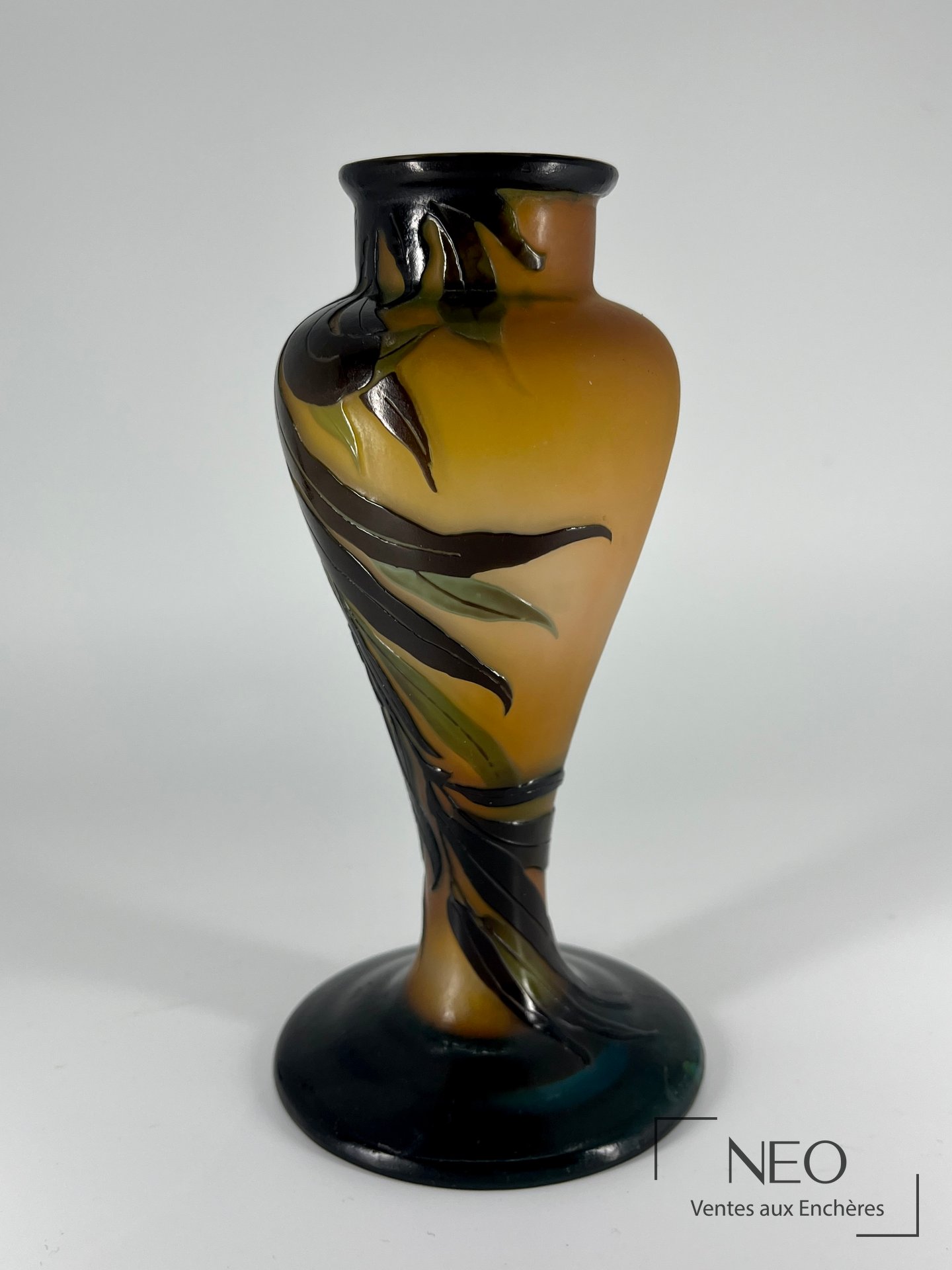 Établissements Gallé vase soliflore en verre multicouche camée à l&rsquo;acide