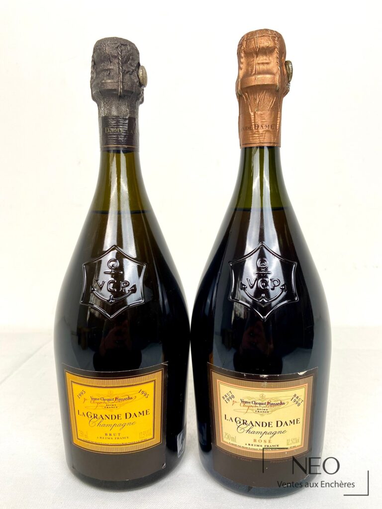 Deux bouteilles Veuve Clicquot Ponsardin La Grande Dame