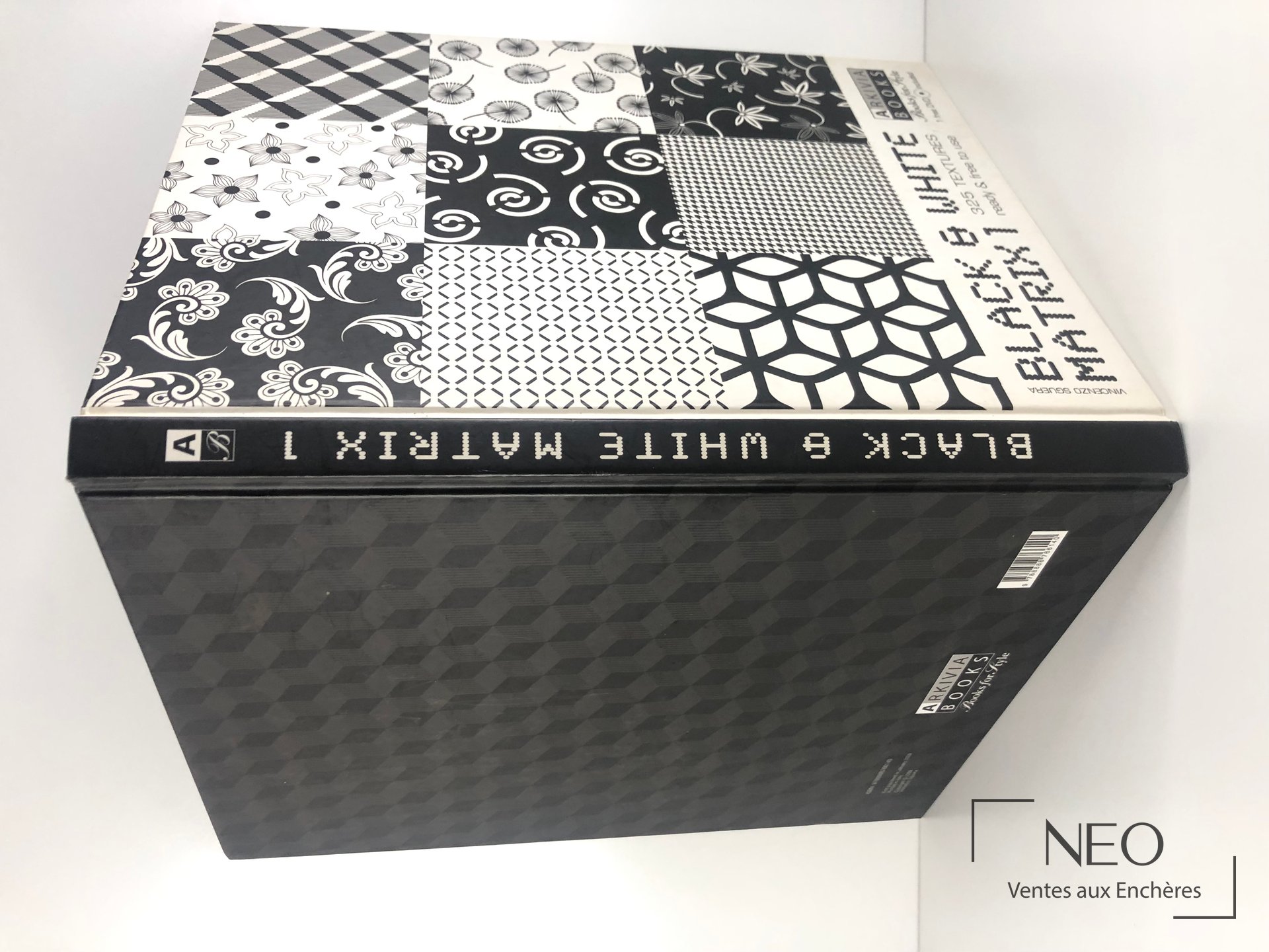 Couverture du livre Black and White Matrix de Vincenzo Sguera