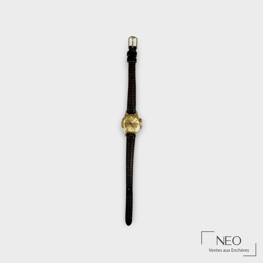 Montre bracelet Vulcain Cricket Golden Voice en vue générale