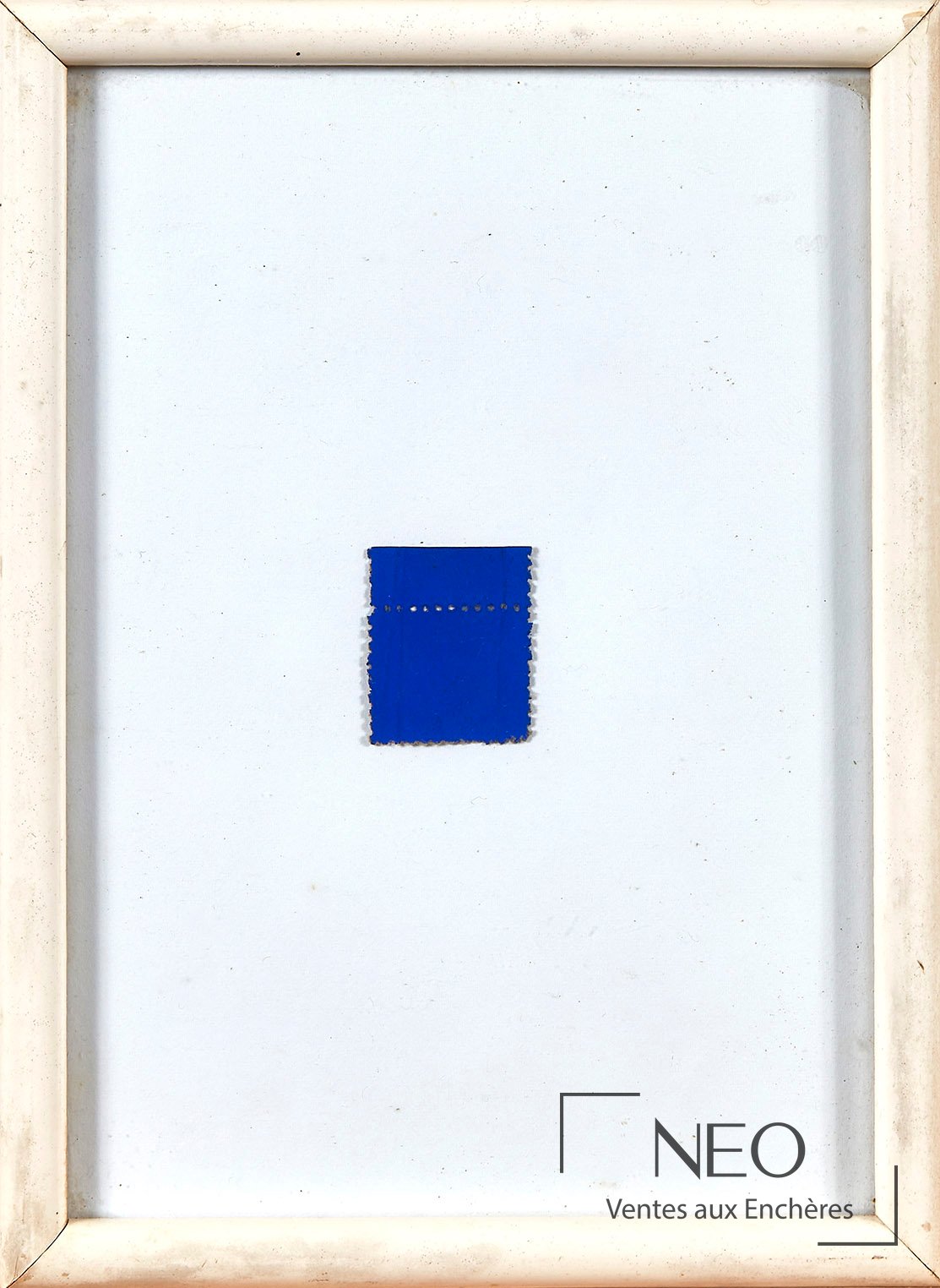 Monochrome bleu de Yves Klein encadré sous verre