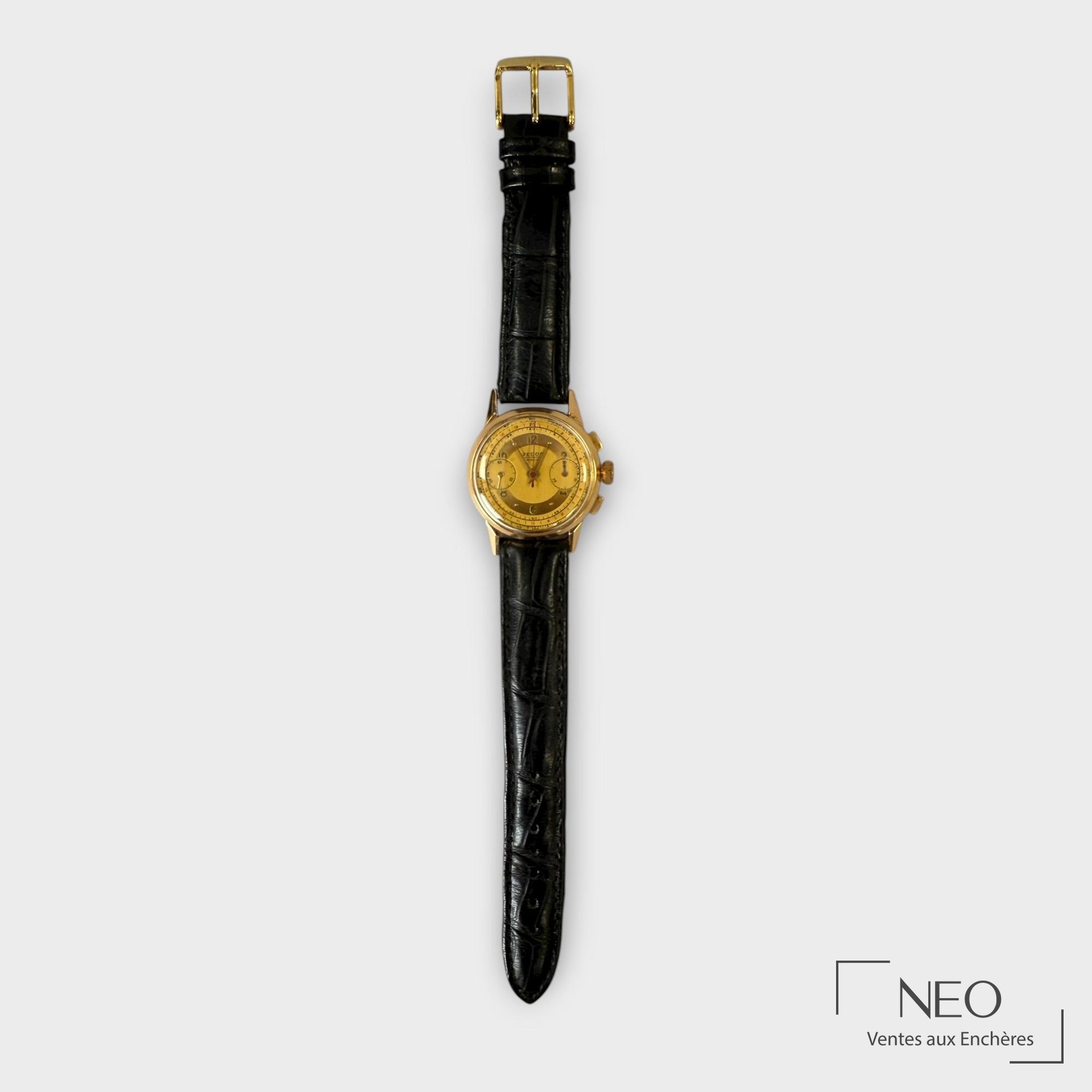 Montre bracelet ZEDON à cadran doré sur bracelet cuir noir