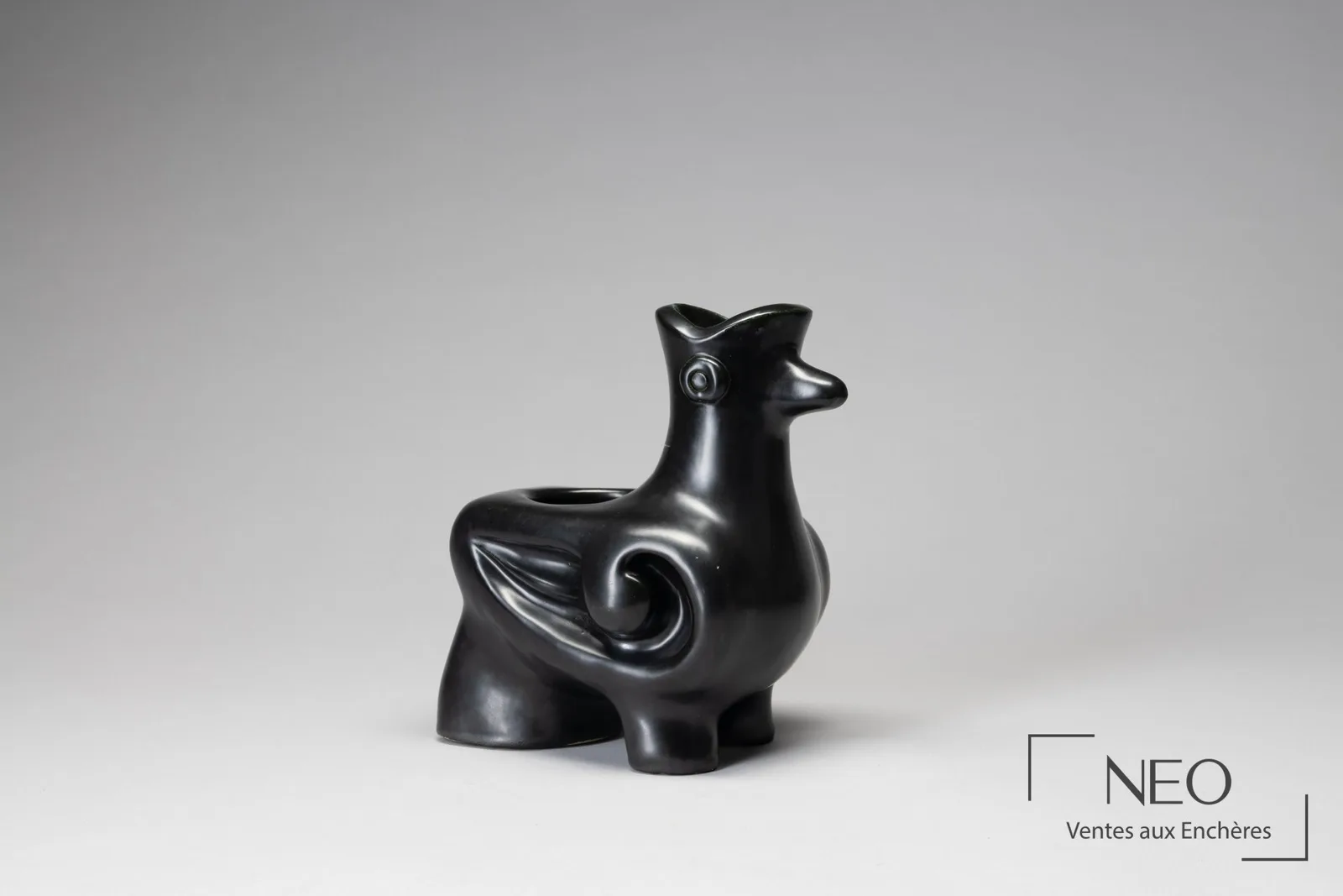 Vase Oiseau de Georges Jouve en céramique émaillée noire vendu par NEO Enchères