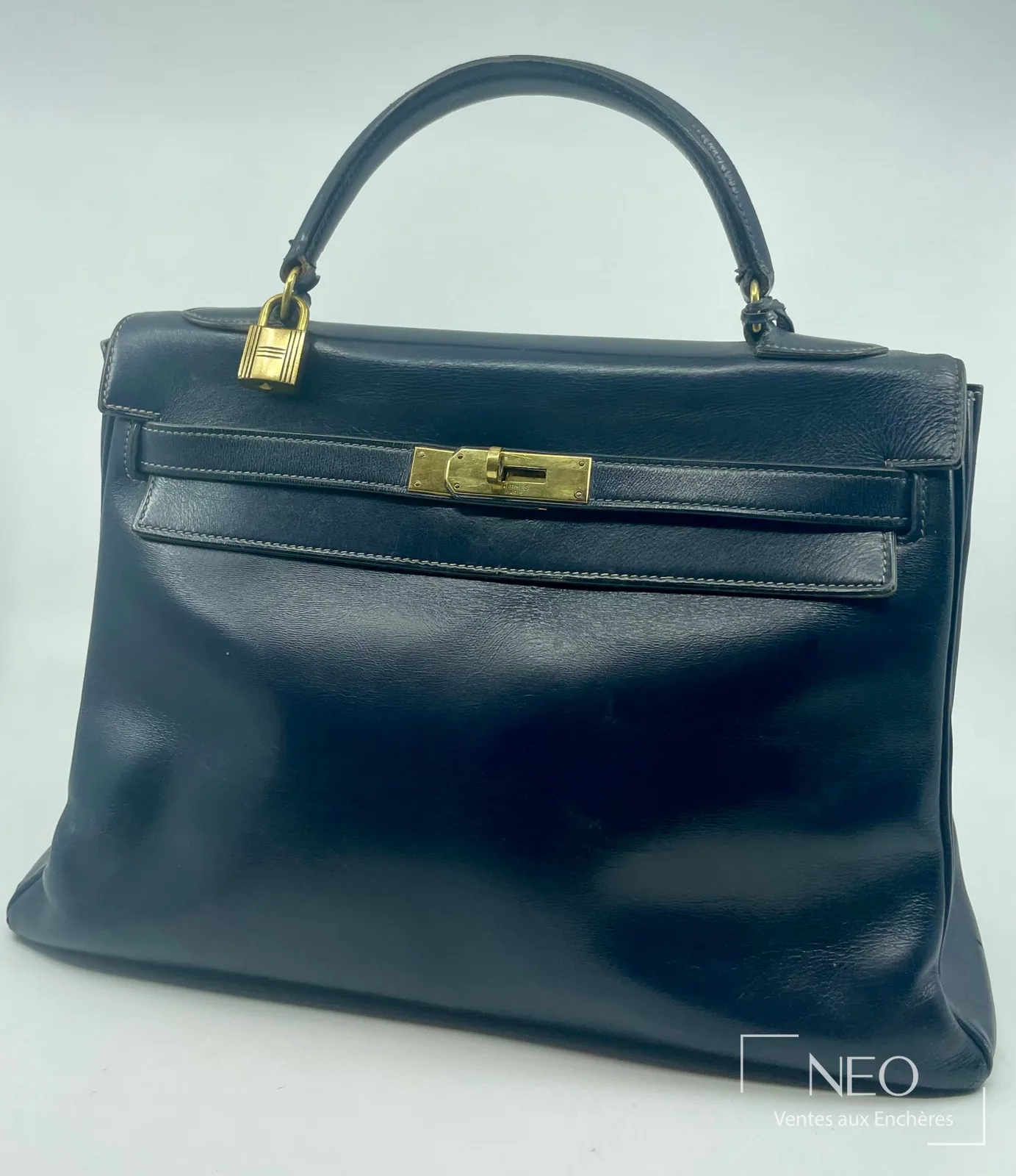 Sac Kelly 32 Hermès en veau box bleu marine vers 1970