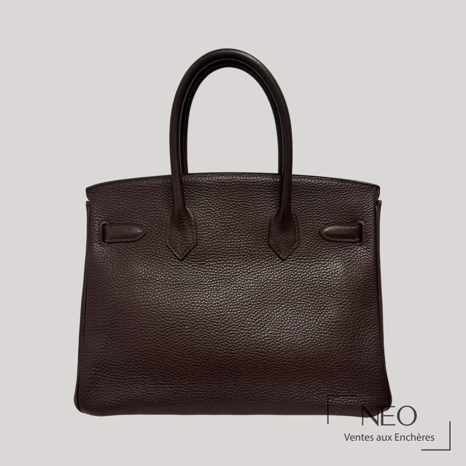 Grain du veau Togo sur le dos d'un sac Birkin 30 Hermès chocolat