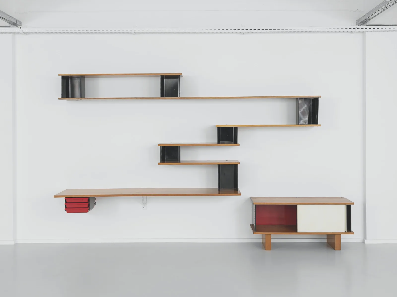 Bibliothèque Nuage de Charlotte Perriand avec bureau intégré, commande spéciale, édition Steph Simon 1958