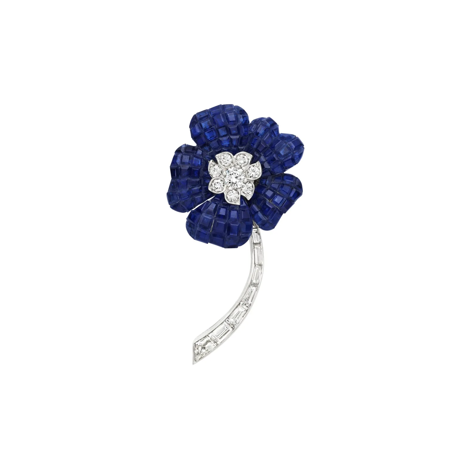 Broche fleur en serti mystérieux de saphirs calibrés et diamants de Van Cleef & Arpels