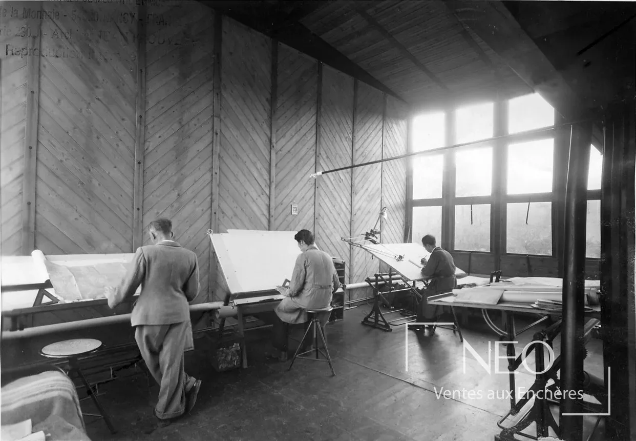 Salle de dessin du pavillon SCAL de Jean Prouvé et Pierre Jeanneret à Issoire vers 1940