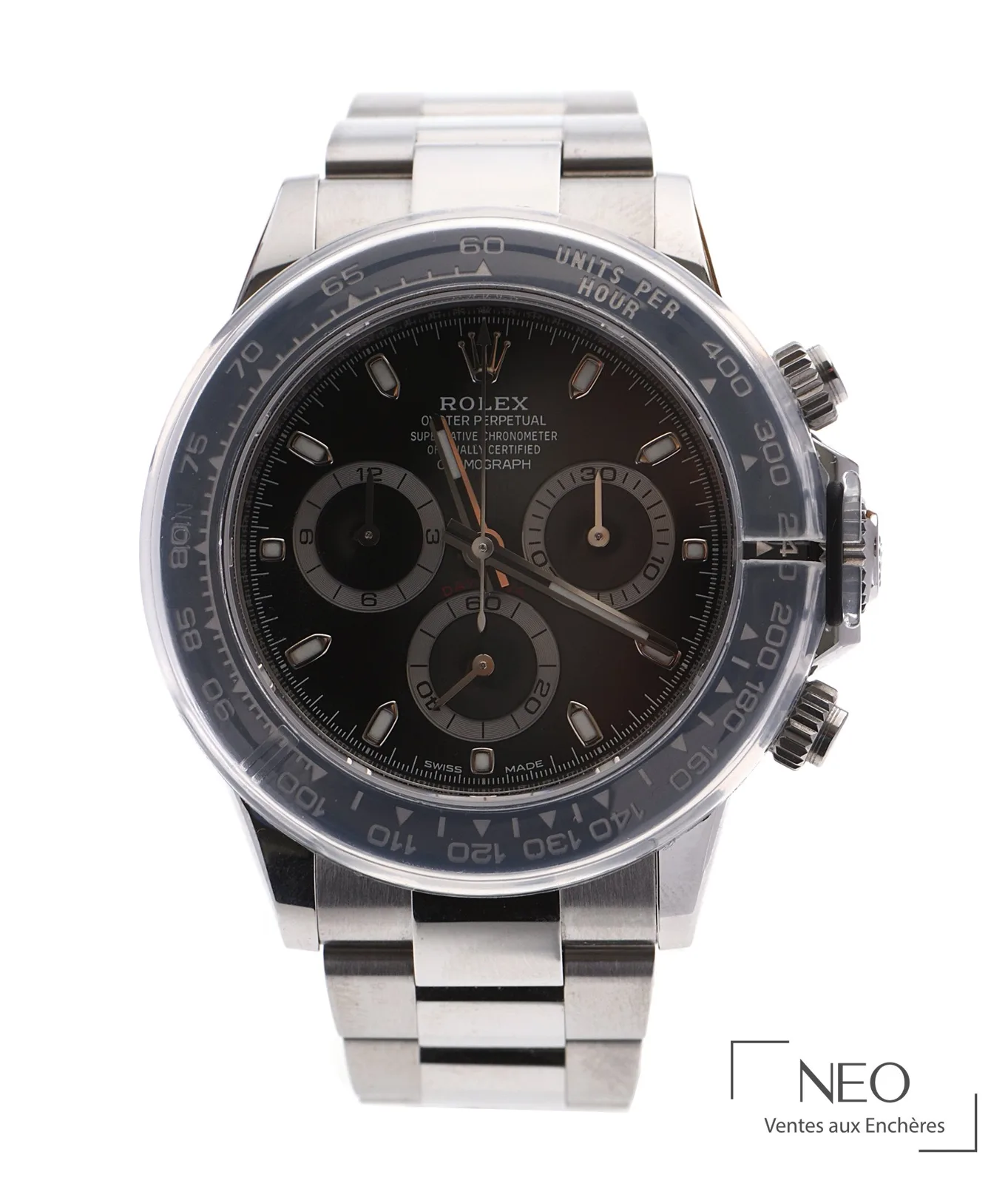 Montre Rolex Daytona réf. 116500LN en acier, cadran noir et lunette tachymètre en céramique, vue de face