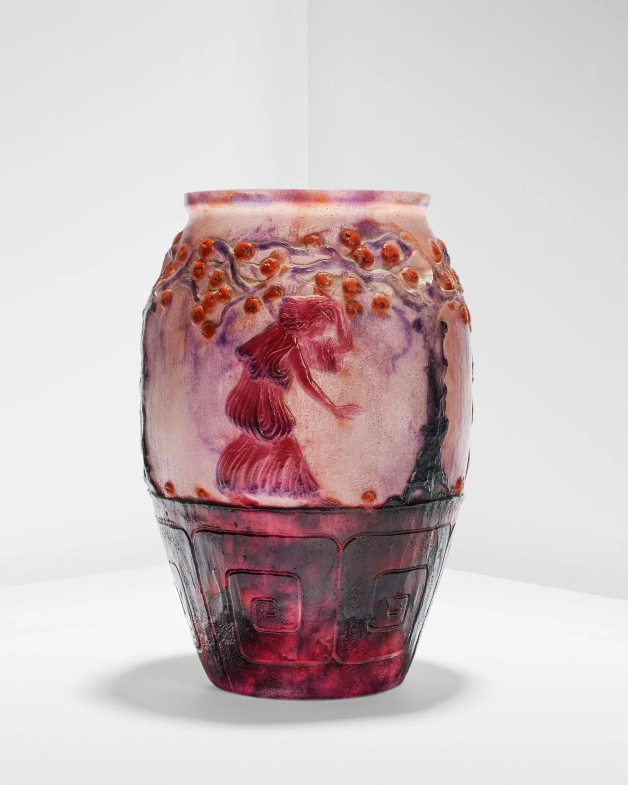 Vase Le Jardin des Hespérides de Gabriel Argy-Rousseau en pâte de verre rouge et violette